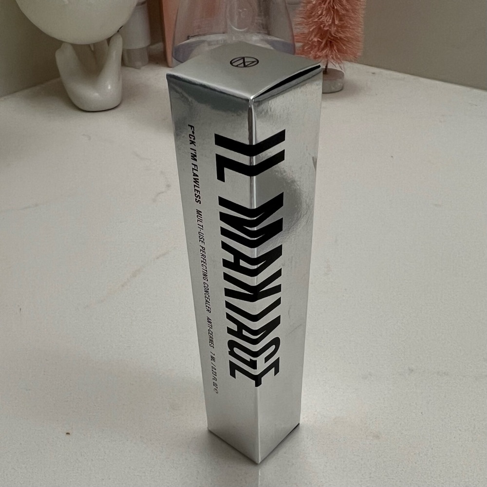 Il Makiage F*ck I'm Flawless Perfecting Concealer in Shade 2.5